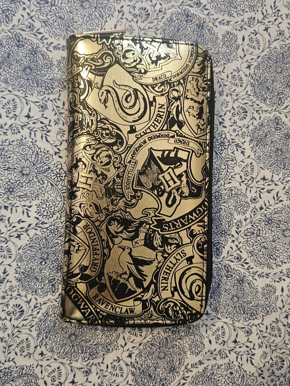 Harry Potter Hogwarts Crest Gold Phone Wallet Case